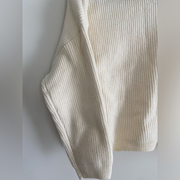 Oversized knit sweater *like new - Picture 3 of 4